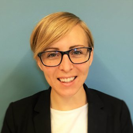 A person wearing glassesDescription automatically generated with medium confidence